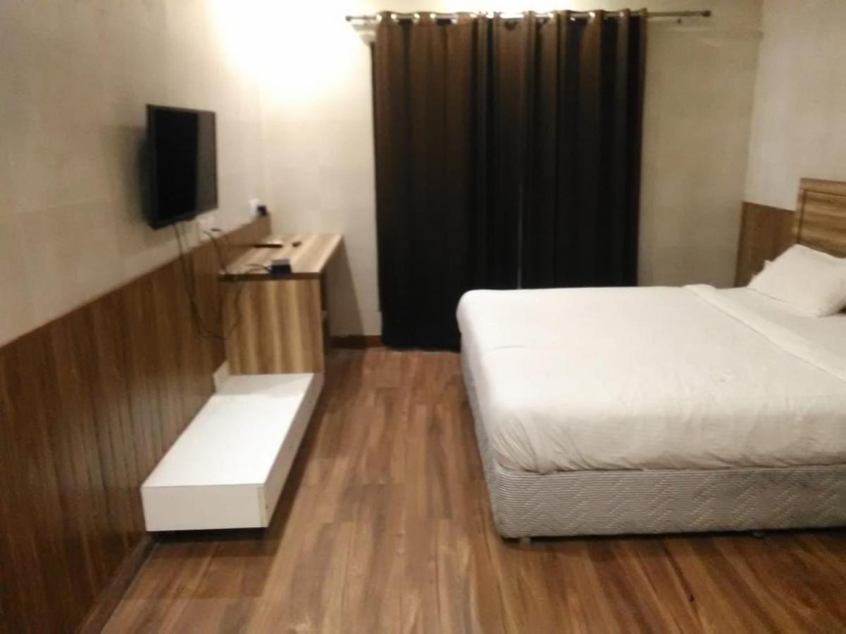 Aval International Hotell Gurgaon Eksteriør bilde